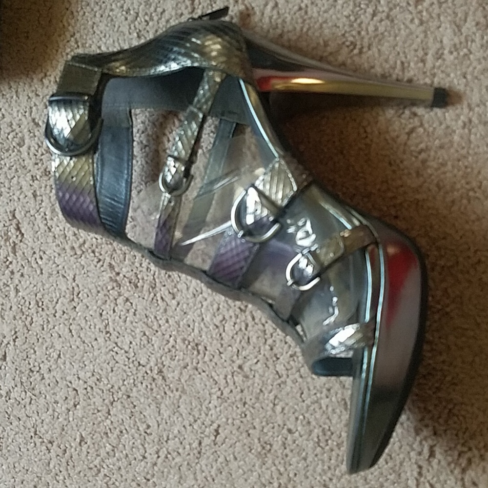 Hot Streak Kenneth Cole 9•2•5 High Heels